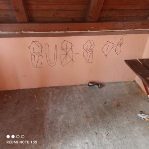Vandalismus v místní části Véska